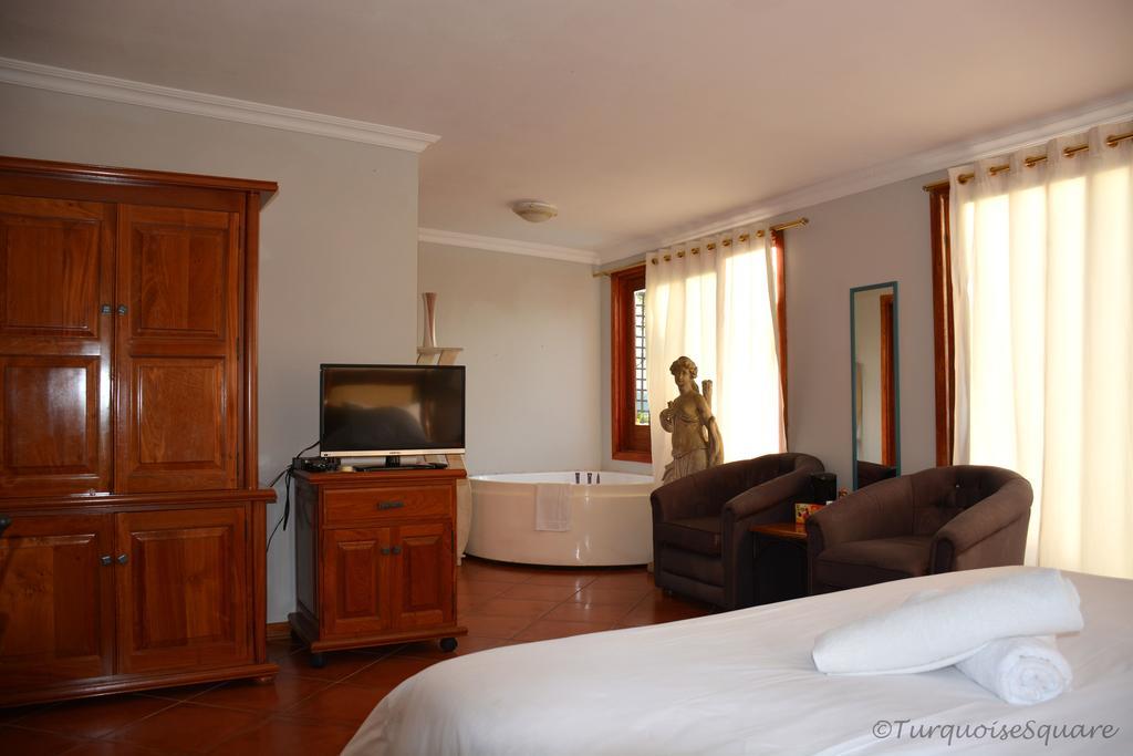 La Montagne Guest Lodge Hartbeespoort Extérieur photo